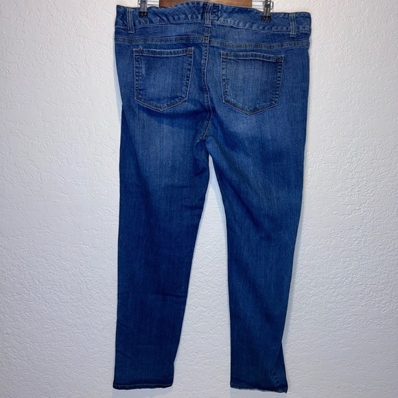 TORRID Distressed Medium Wash Jeans Plus Size 20 - Picture 3 of 5